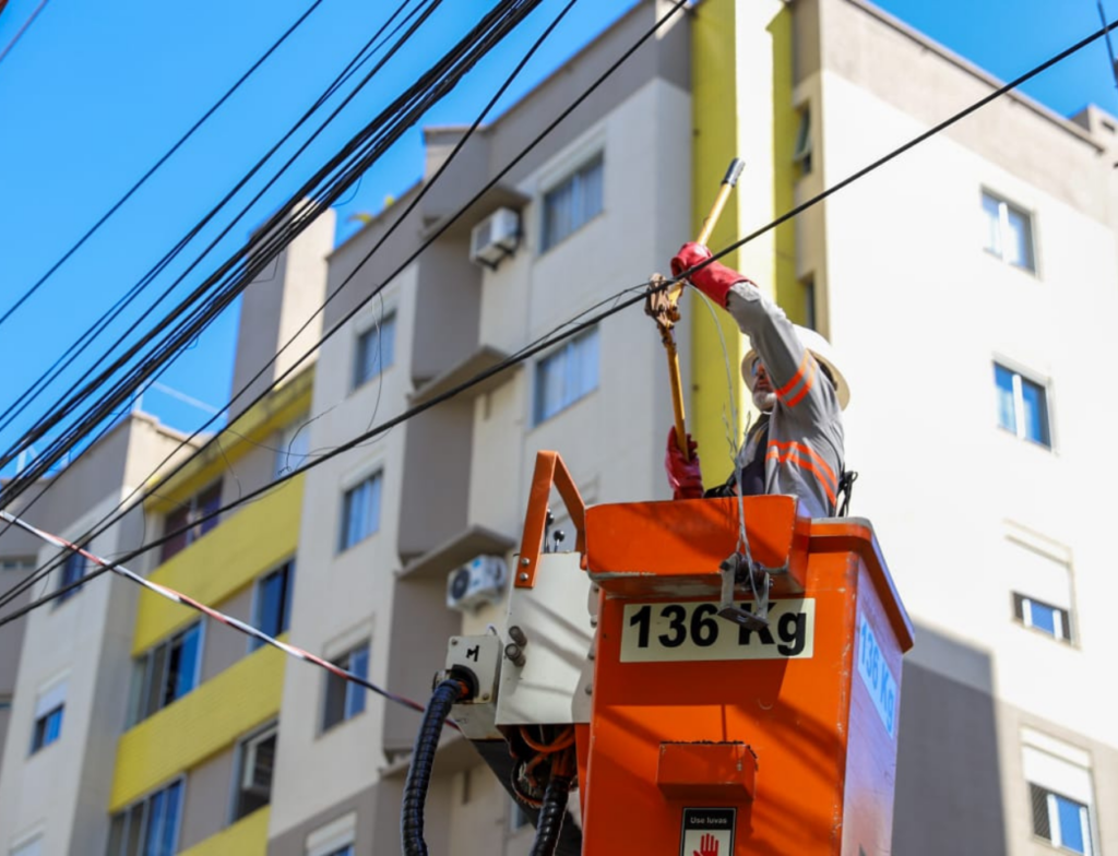 Mais de 200 kg de cabos são retirados no Comerciário