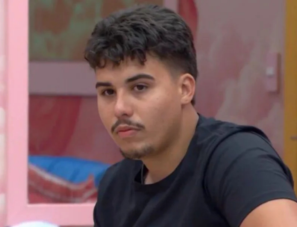 Ex-BBB26 Pedro é indiciado por importunação sexual no Rio de Janeiro
