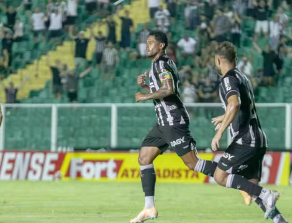 Gol de Kayke coloca o Figueirense na ponta do quadrangular
