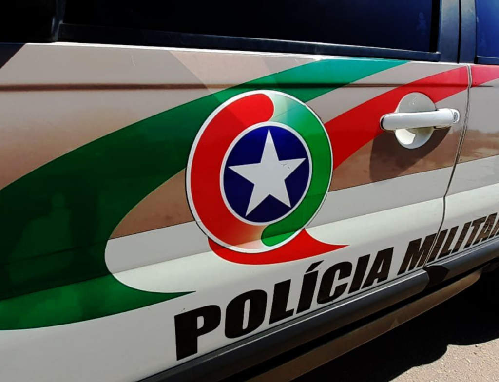 Duas mulheres são presas por tráfico de drogas na Vila Vitória, em Laguna