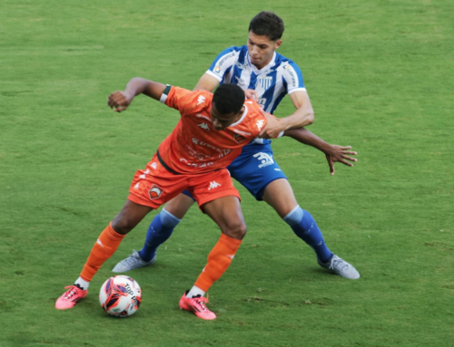 Camboriú surpreende na Ressacada, supera o Avaí e garante vaga na semifinal