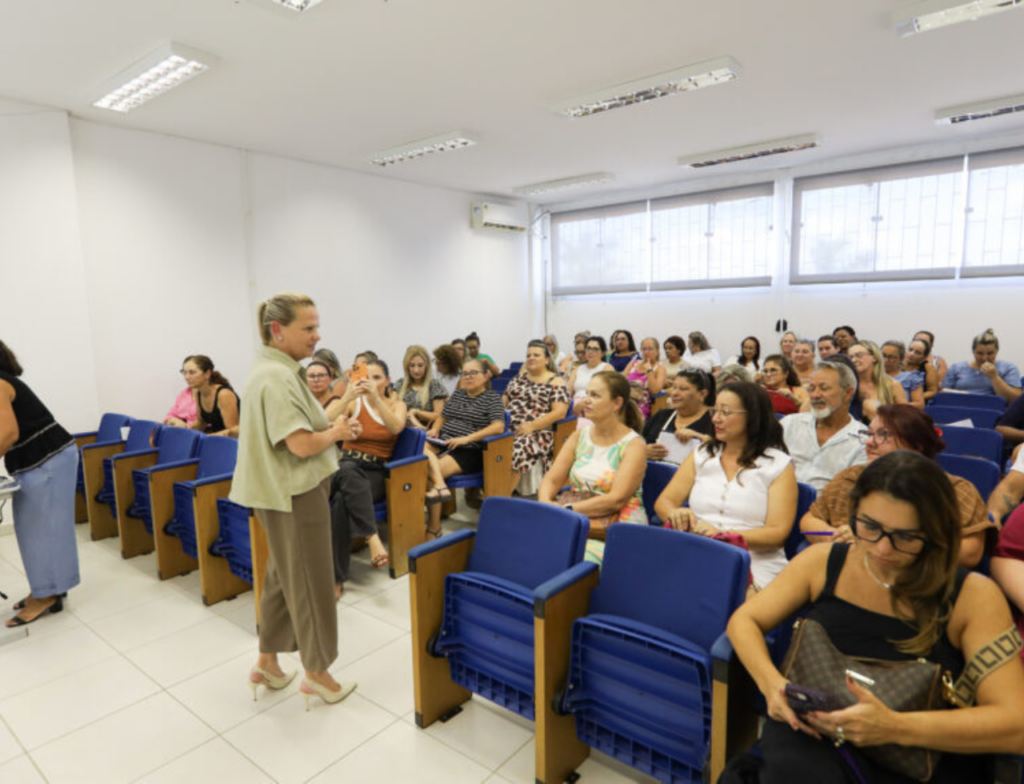 Fundação Municipal de Educação inicia ano letivo com formação de diretores