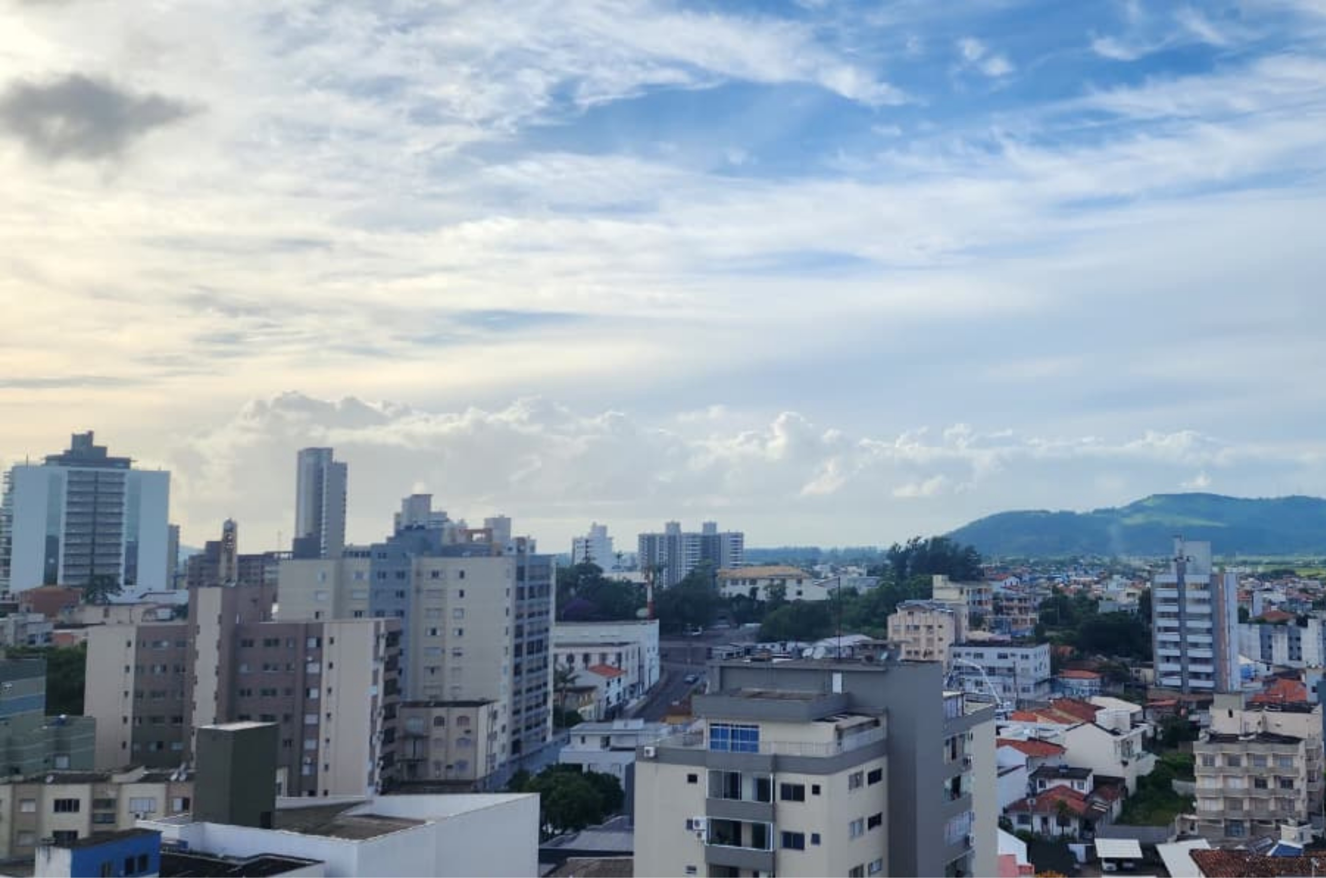 Segunda-feira será de chuva e risco de temporais em Santa Catarina