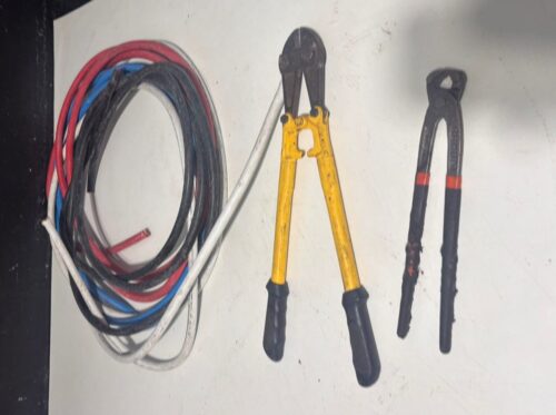 Dupla é presa em flagrante por furtar fios de poste em Itajaí