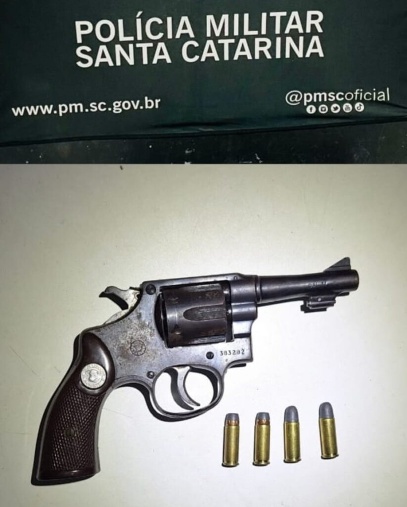 Briga entre vizinhos resulta em apreensão de arma de fogo em Itajaí