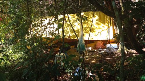 Corpo de mulher é encontrado dentro de barraca em Camboriú