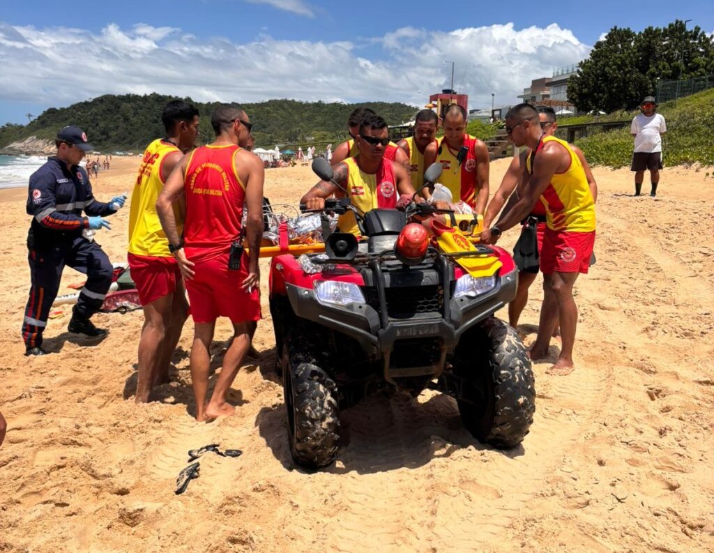 Idoso é reanimado três vezes após se afogar em praia de Balneário Camboriú