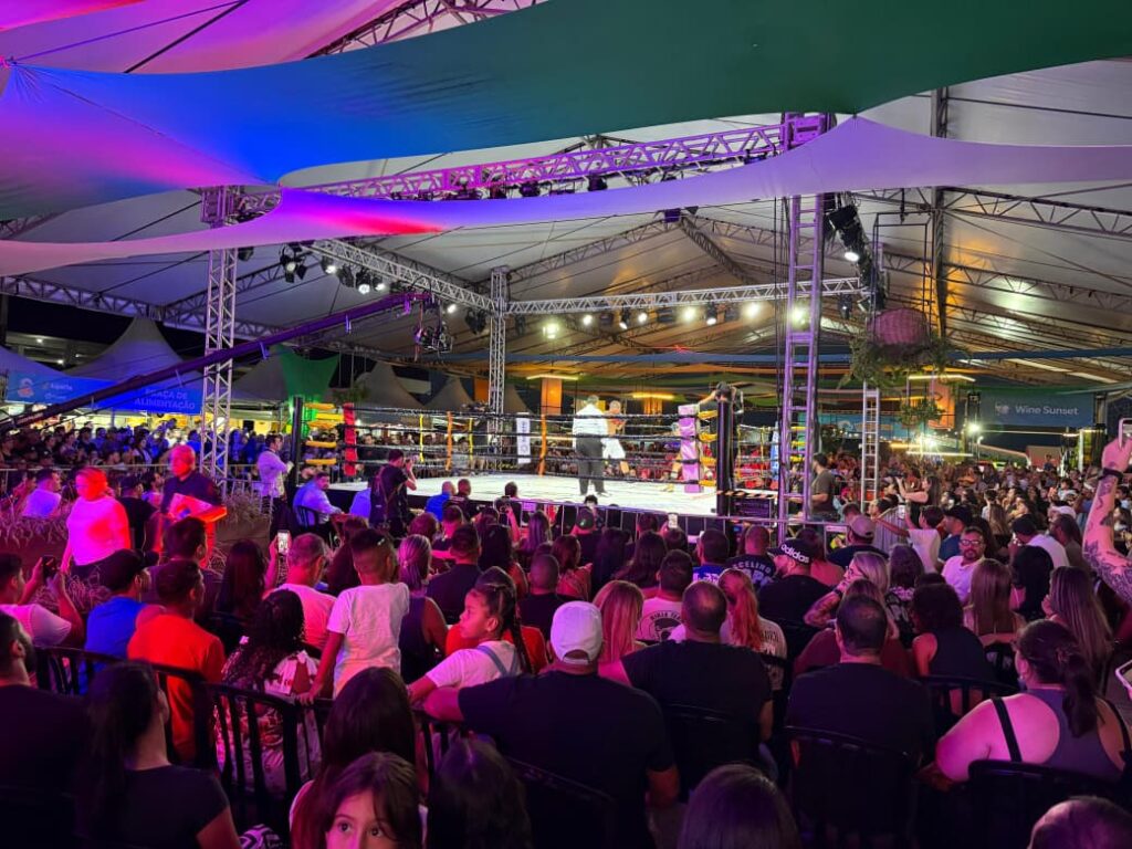 FMS Fight Night lota Arena Viva Verão com presença de Popó em Itapema