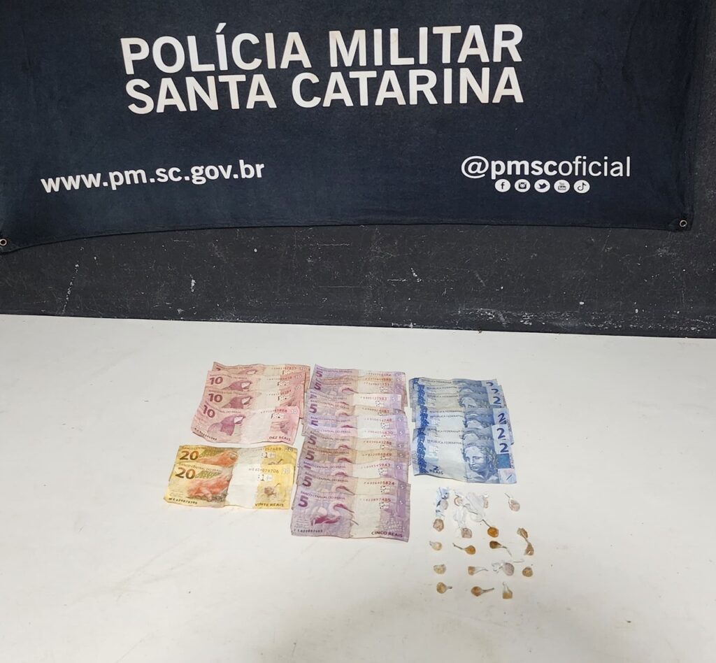 Dupla é presa em flagrante por tráfico de crack em Itajaí