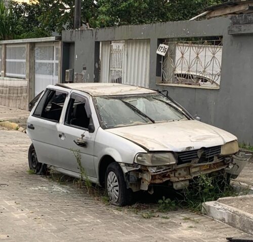 Ações de fiscalização retiram 29 veículos abandonados das ruas de Itapema