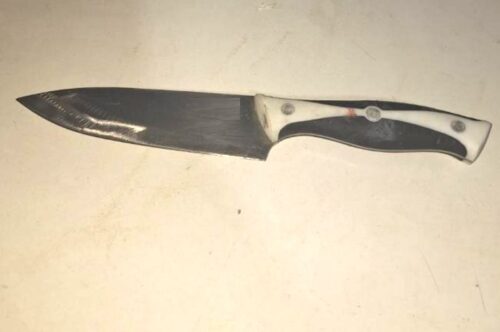 Pai é preso por tentar matar filho a facadas após briga em Itajaí