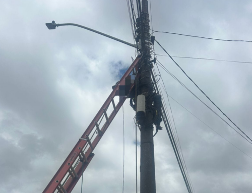 Técnico de fibra ótica morre eletrocutado em poste na BR-116, em Lages