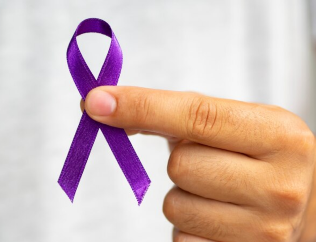 Fevereiro Roxo alerta para Alzheimer e importância do diagnóstico precoce