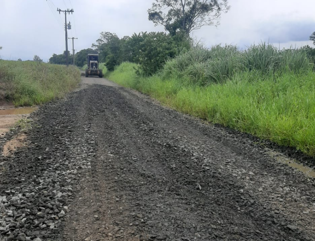 Secretaria intensifica melhorias em estradas do interior de Araranguá