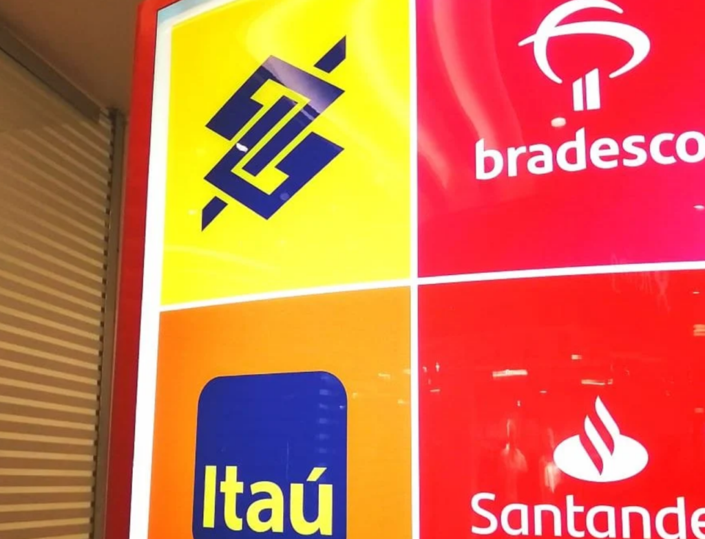 Aplicativos de grandes bancos e sistema Pix apresentam instabilidade neste sábado (7)