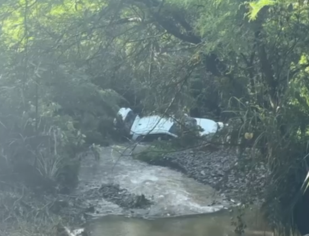 Defesa Civil interdita rua e alerta para risco de alagamentos em Criciúma