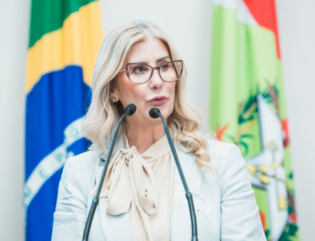 Educação de SC inicia ano letivo com 500 mil alunos