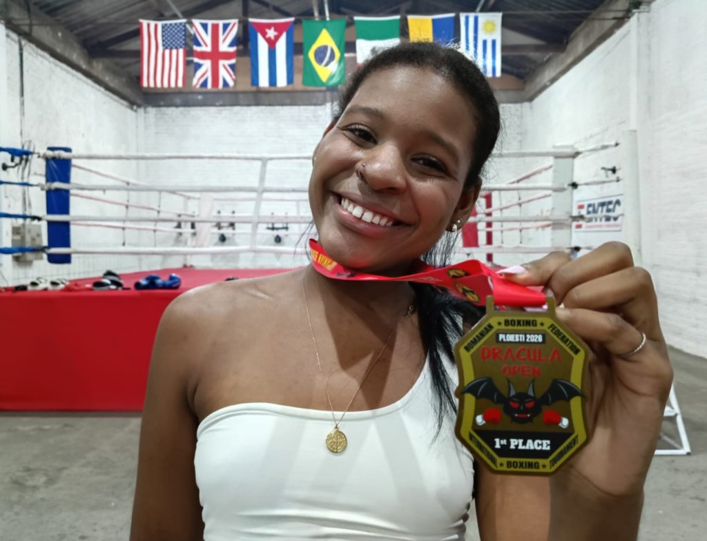 Boxeadora de Criciúma conquista ouro na Romênia