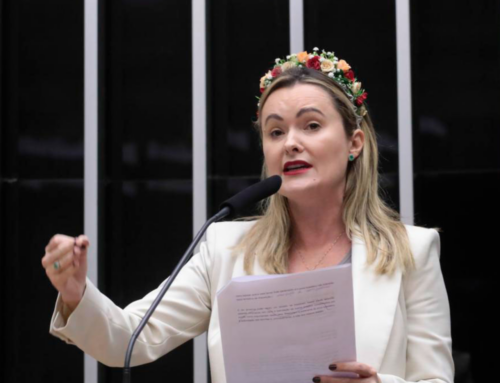 Zanatta critica MDB, Senado e desfile no Rio em entrevista à Rádio Cidade em Dia