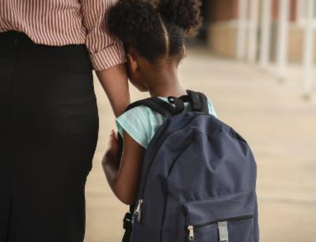 Psicóloga orienta pais sobre volta às aulas sem ansiedade