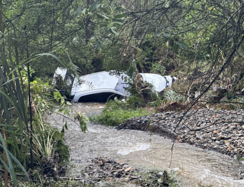 PM salva família após carro ser arrastado por correnteza em Criciúma