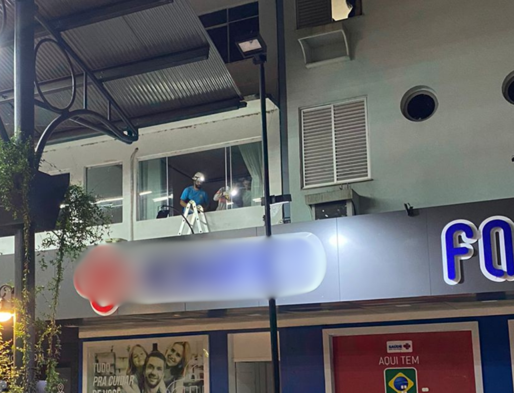 Homem morre após choque elétrico em marquise no Centro de Araranguá