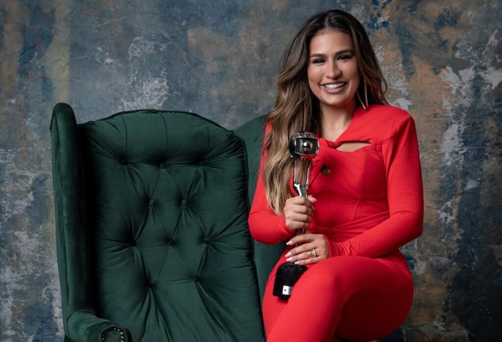 Música do Ano é de Simone Mendes em votação no Melhores do Ano do Domingão da Globo