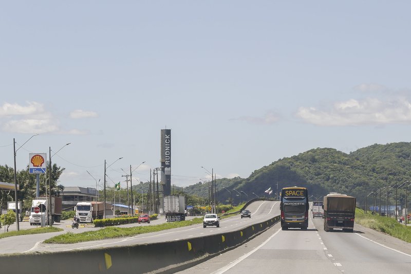 Rodovias federais de SC amanhecem com fluxo normal nesta quarta-feira