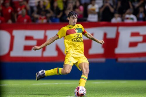 Destaque do Brusque na temporada vai reforçar Sport no Brasileirão da Série B