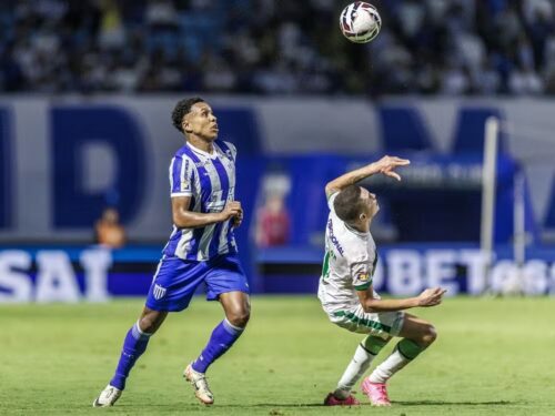 Avaí renova contrato de Quaresma até o fim da temporada