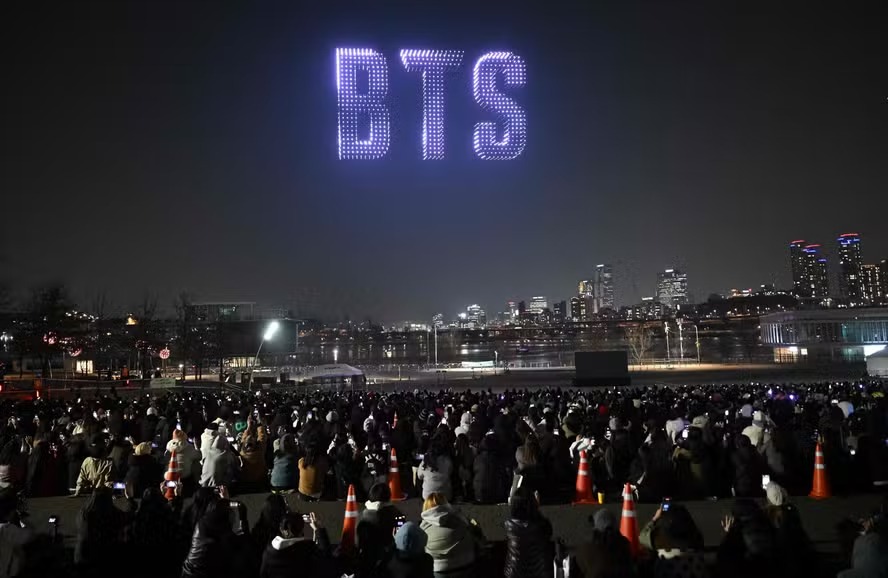 BTS volta aos palcos após 4 anos com show em Seul