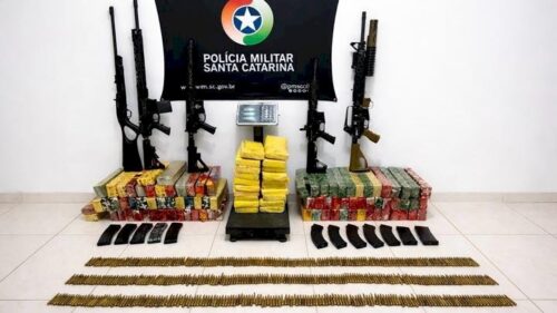 Bope apreende fuzis e mais de 90 kg de drogas em Palhoça