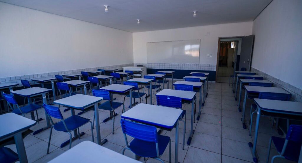 Professor da rede municipal é afastado após episódio ocorrido com aluno autista em BC