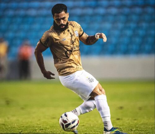 Chapecoense anuncia volante Da Silva como reforço