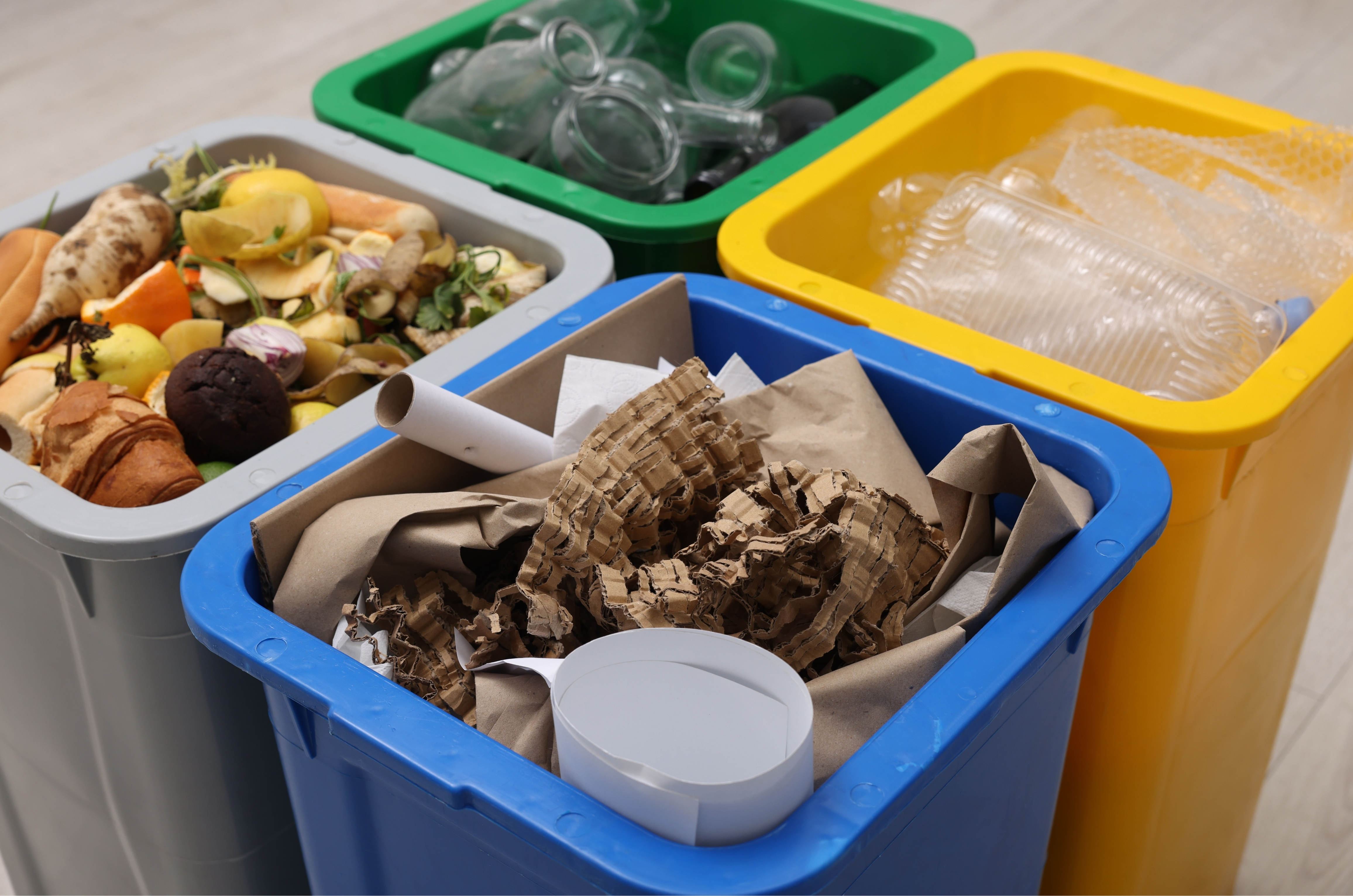 Coleta seletiva em Tubarão: Impasse na assinatura de contrato trava retomada do serviço e gera descarte irregular de recicláveis