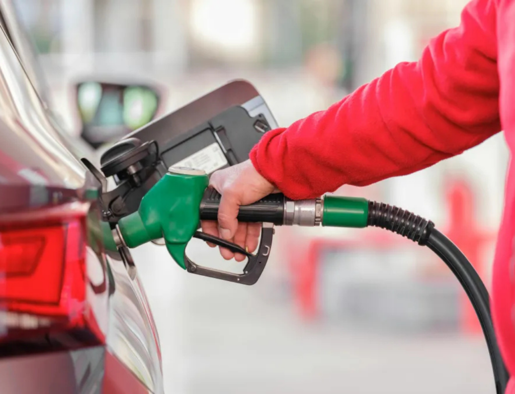 Petrobras reajusta diesel em R$ 0,38 para distribuidoras; novo preço começa a valer hoje