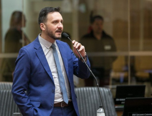 “Hospitais precisam de fôlego”: Pepê Collaço defende implementação de energia solar em hospitais