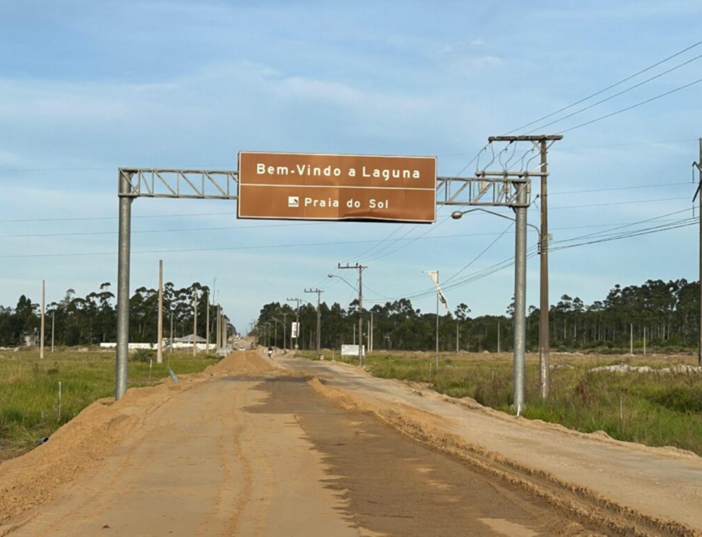 Obra no acesso à Praia do Sol é retomada em Laguna