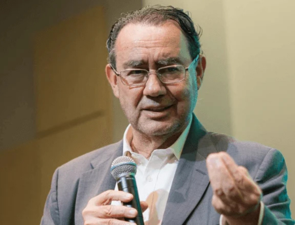 Psiquiatra Augusto Cury anuncia pré-candidatura à Presidência em 2026
