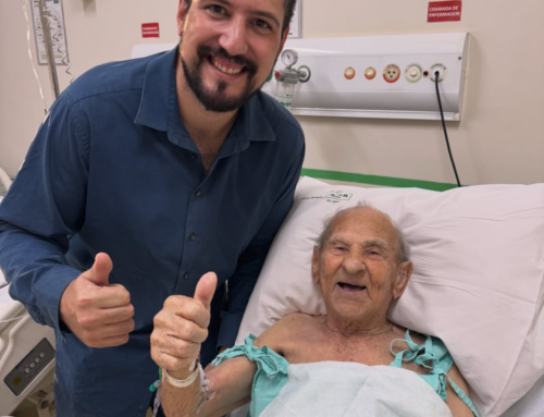 Influenciador Vovô Anésio, de 88 anos, quebra fêmur após queda e passa por cirurgia