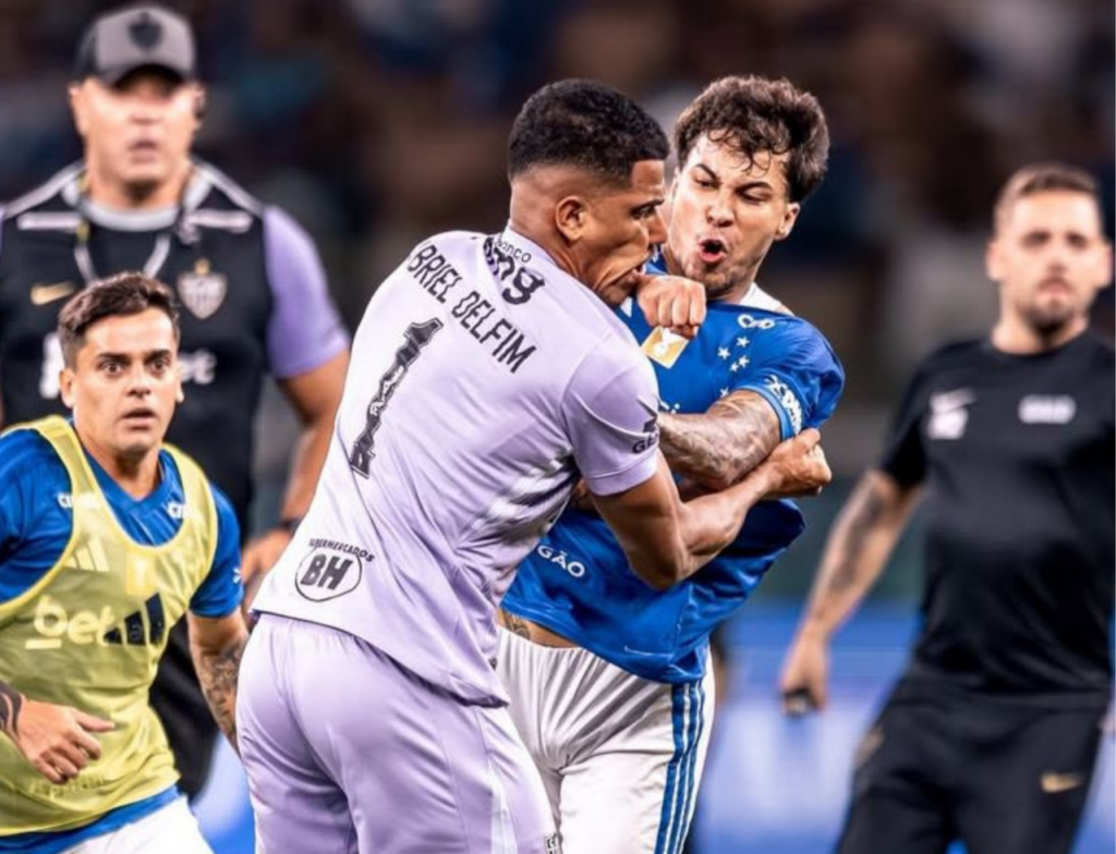 Final do Mineiro tem briga generalizada e 23 expulsões no Mineirão