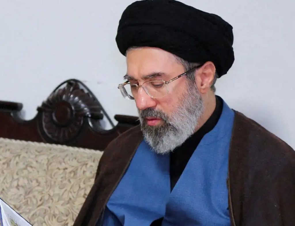 Novo líder supremo do Irã promete vingança contra EUA e Israel