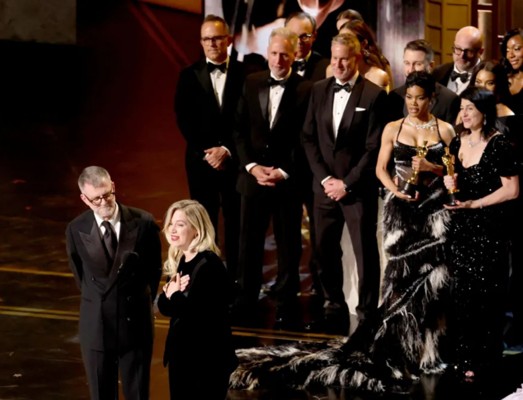 “Uma Batalha Após a Outra” conquista 6 estatuetas e é o grande vencedor do Oscar 2026