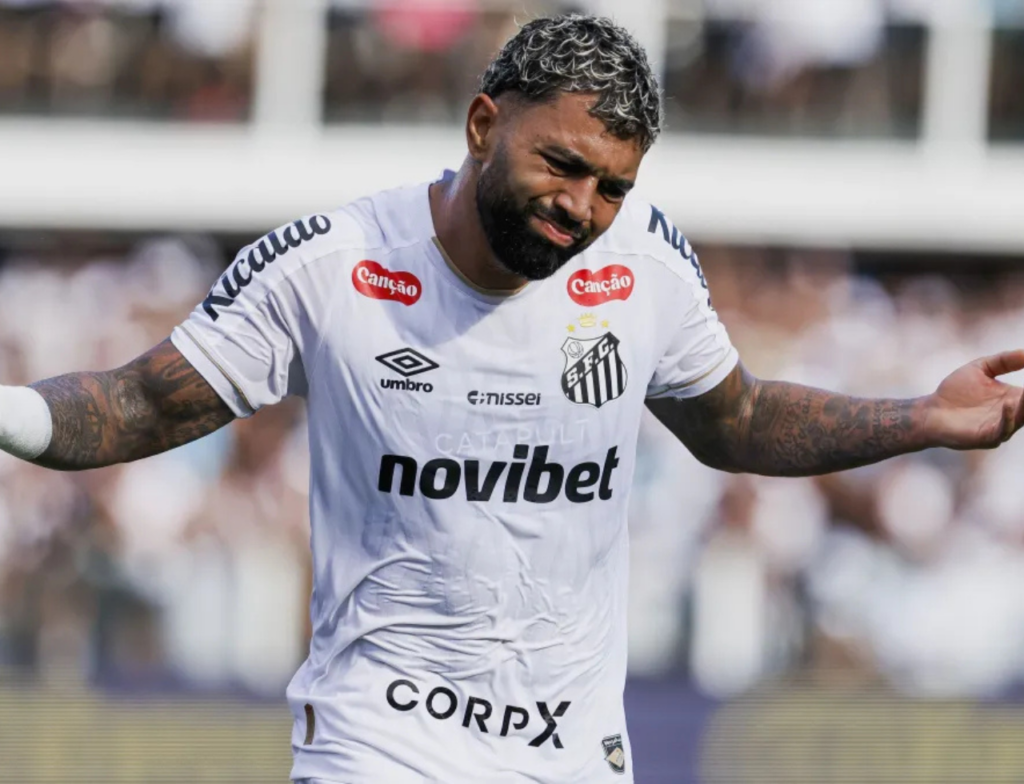 Gabigol gera polêmica ao homenagear Robinho após gol em clássico