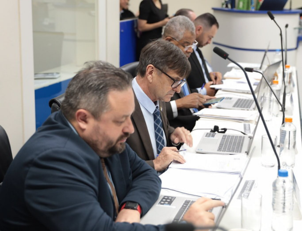 Projeto quer prioridade escolar para filhos de mães solo em Tubarão