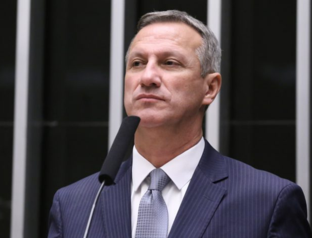 Projeto que permite expor criminosos em lojas avança no Congresso