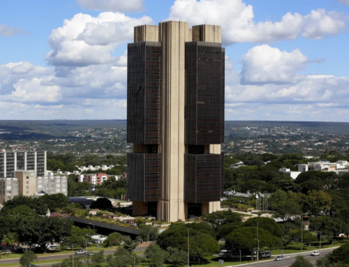 Brasil mantém 2º maior juro real do mundo após corte da Selic