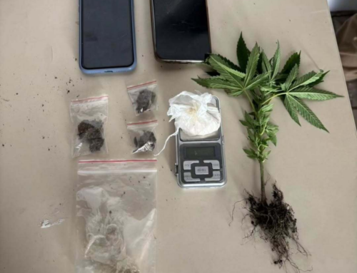 Homem é detido por suspeita de tráfico em casa abandonada em Imbituba