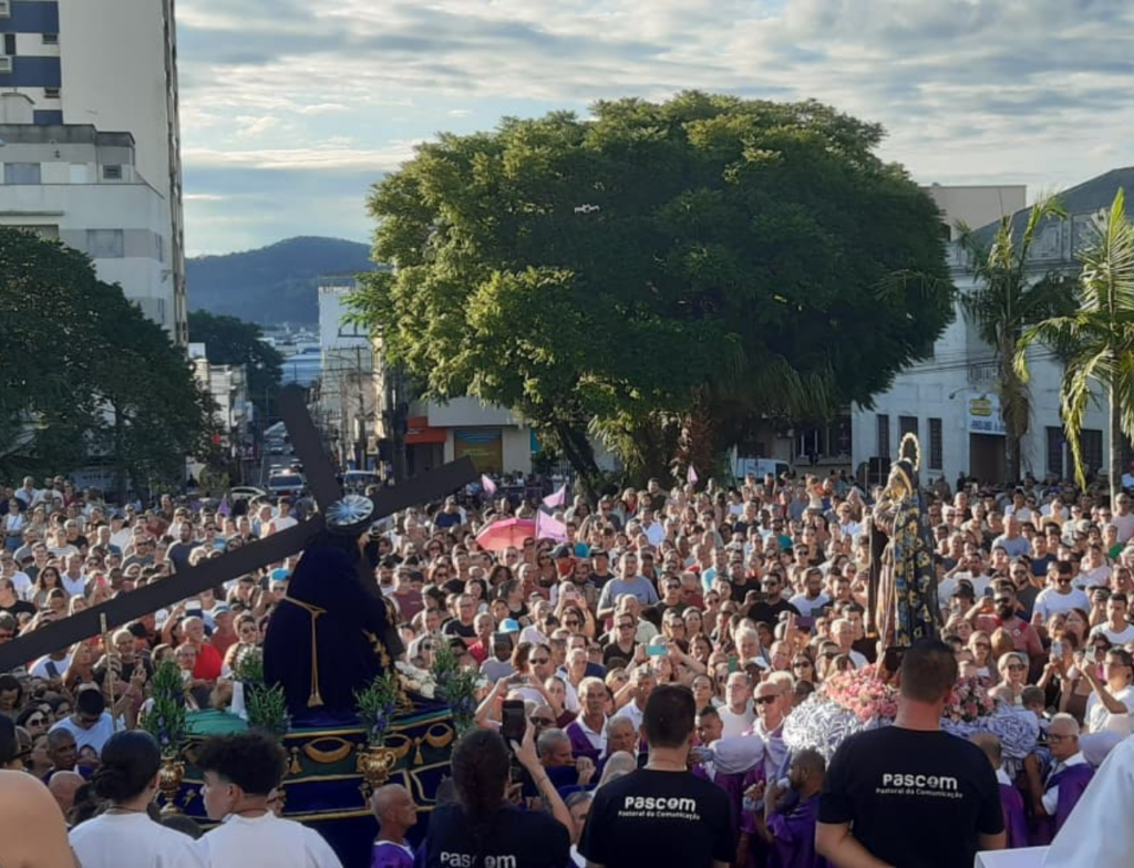 Solenidade de Passos reúne 15 mil fiéis em Tubarão