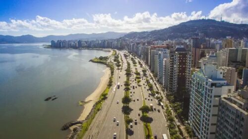 Corrida do Dia da Mulher muda trânsito na Beira-Mar Norte em Florianópolis